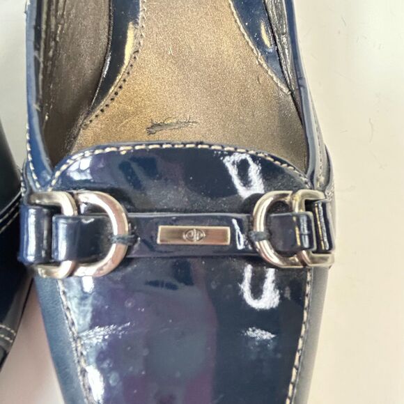 Joan & David Presley Navy Blue Leather Patent Leather Loafer Style Pumps Size 9M - Picture 3 of 15